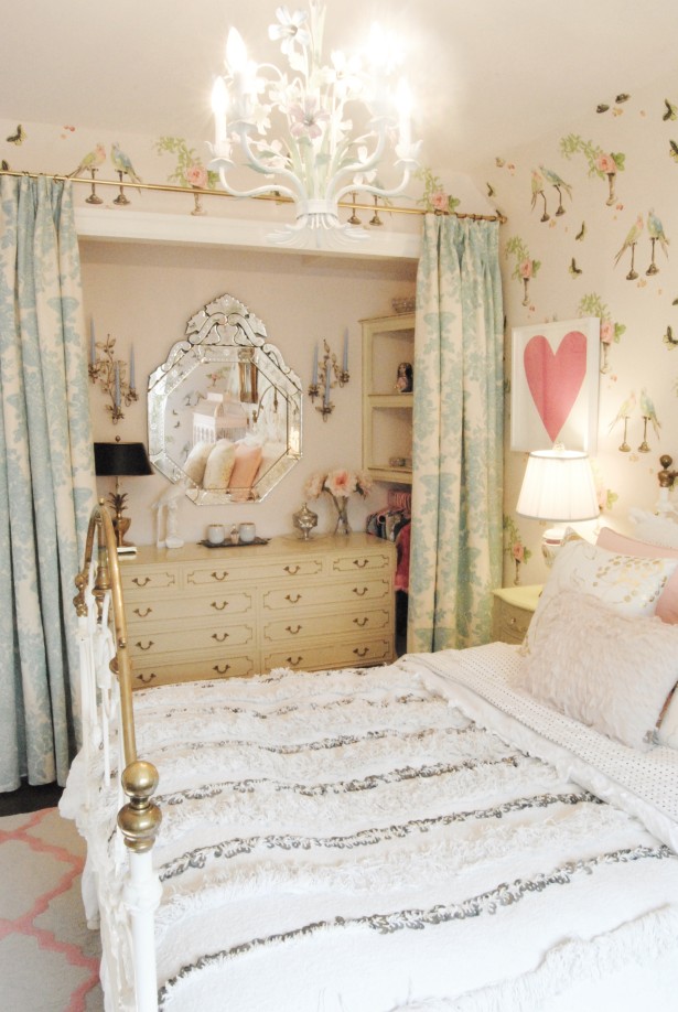Alexis' daughter bedroom by Christine Dovey 1 closet