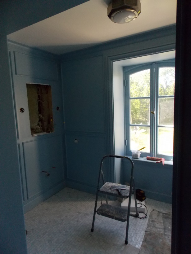 son bathroom lulworth blue project greenbay christine dovey style