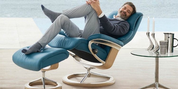 Are recliners bad for your hips